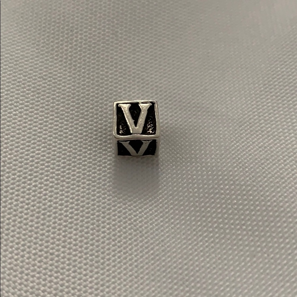 Charm - Picture 1 of 2